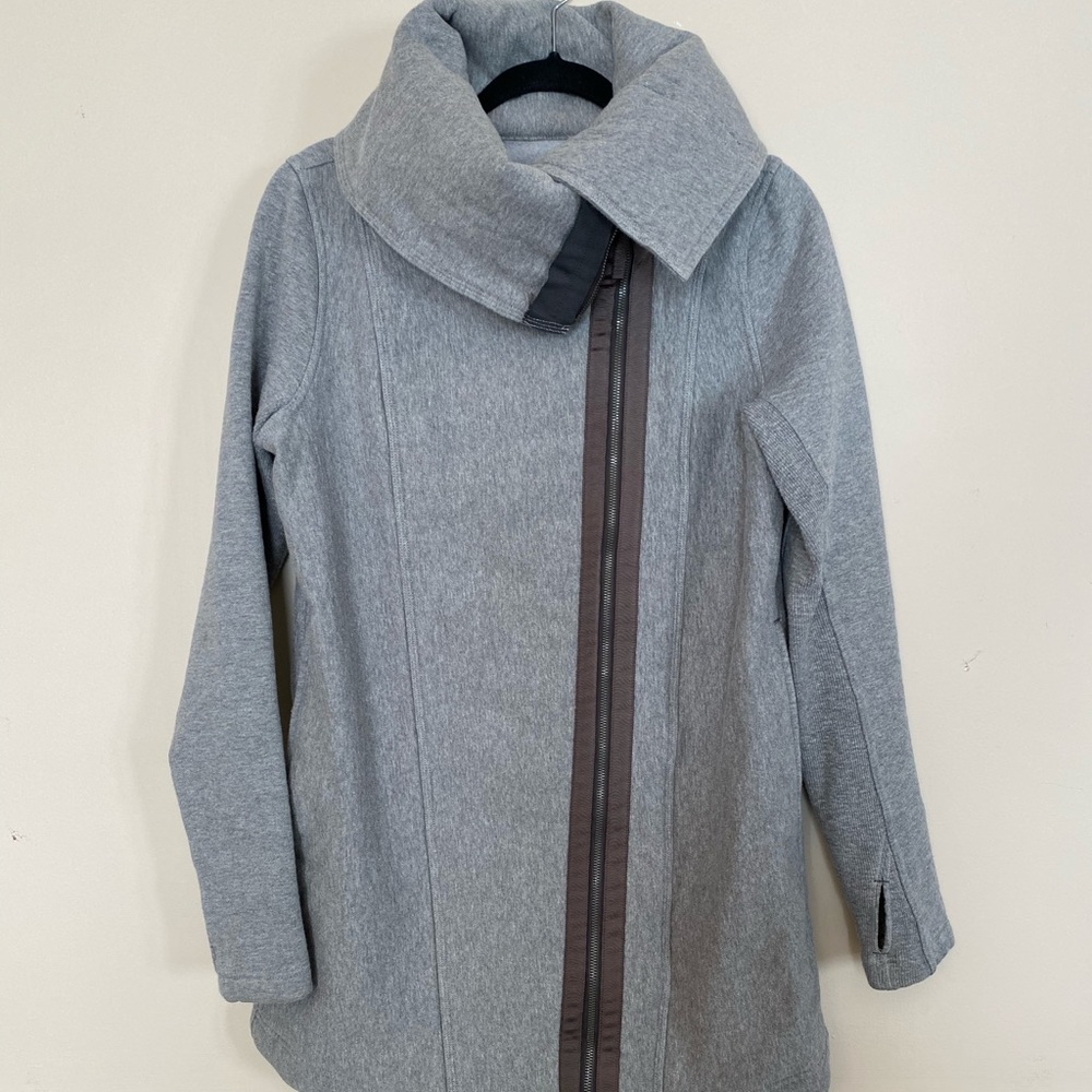 Lululemon sweatshirt jacket
